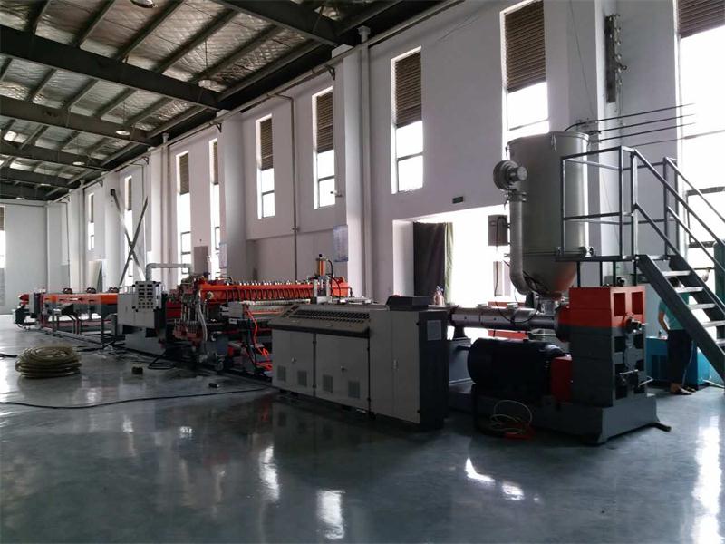 Plastic  hollow board production line